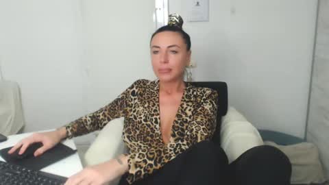 Carla online show from 02.18.25