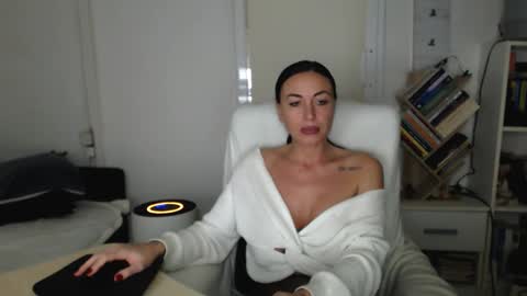 Carla online show from 10.13.25