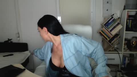 Carla online show from 10.15.25