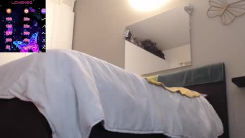 Snapshot of spicysweetlytwo chatting on 12.18.25 Spicysweetlytwo online show from 12.18.25