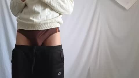 Snapshot of spider_0090 chatting on 12.23.25 Marco. When Im offline you can view premium content in bio online show from 12.23.25