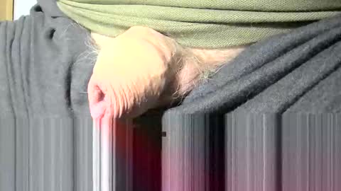 Snapshot of splitter60 chatting on 12.28.24 splitter60 online show from 12.28.24