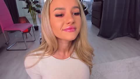 Anna online show from 12.10.24