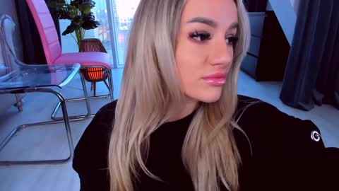 Anna online show from 12.23.24