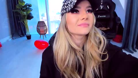 Anna online show from 03.05.25