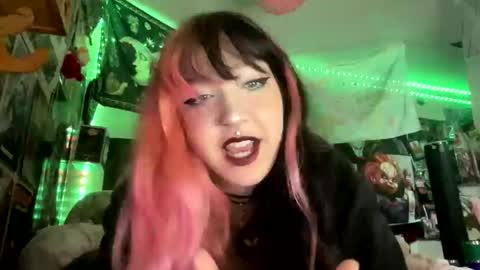 Pixie online show from 10.31.25