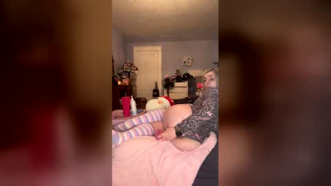 Snapshot of sporegeous chatting on 02.08.26 sporegeous online show from 02.08.26