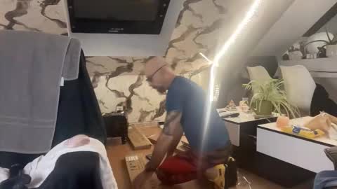 Snapshot of sportman66paris4 chatting on 12.17.25 sportman66paris4 online show from 12.17.25