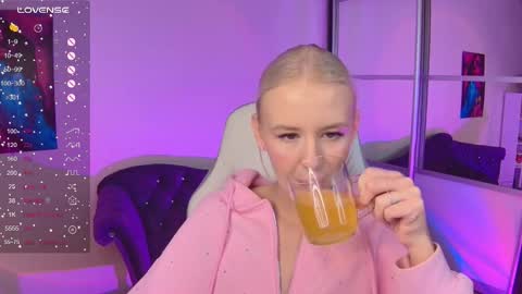 Snapshot of springajara chatting on 09.18.25 Vetta online show from 09.18.25