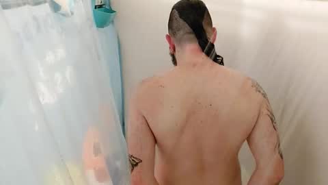 Snapshot of squ1rtl3cb chatting on 12.20.24 squ1rtl3cb online show from 12.20.24