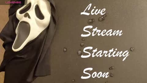 Snapshot of squ1rtl3cb chatting on 09.18.25 squ1rtl3cb online show from 09.18.25