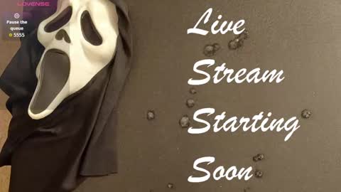 Snapshot of squ1rtl3cb chatting on 09.22.25 squ1rtl3cb online show from 09.22.25