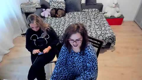 Kim online show from 10.03.25