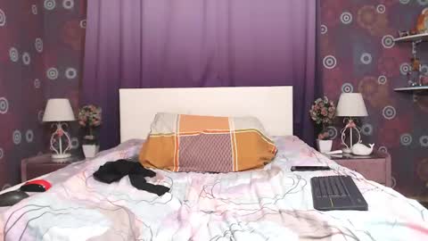 Snapshot of squirtyjess chatting on 02.14.25 just Jess online show from 02.14.25