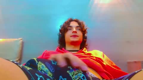 Snapshot of sr_bonnyethan chatting on 11.18.25 ethan online show from 11.18.25