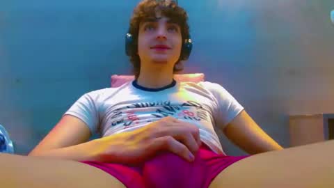 Snapshot of sr_bonnyethan chatting on 12.18.25 ethan online show from 12.18.25