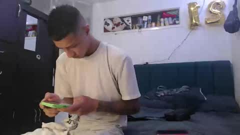 Snapshot of sr_porn01 chatting on 03.03.25 sr_porn01 online show from 03.03.25