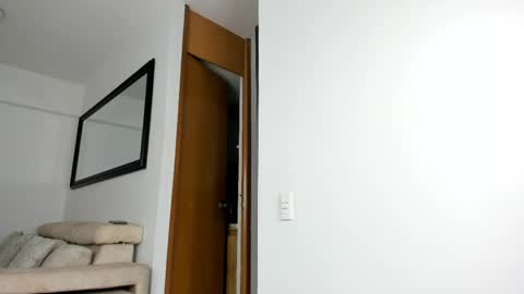 Snapshot of sr_smit_hot chatting on 05.20.26 ANDR online show from 05.20.26