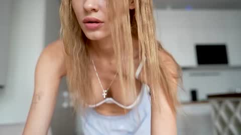 Snapshot of ssscarlett chatting on 06.25.26 Scarlett online show from 06.25.26