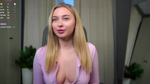 Snapshot of sssecretgirlfriend chatting on 12.04.25 Kate online show from 12.04.25