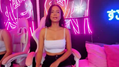 staarlightt online show from 11.17.25