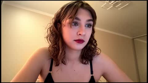 Snapshot of stacicurren chatting on 02.10.26 Elli online show from 02.10.26