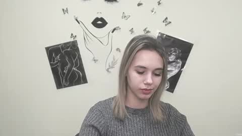 Snapshot of stacy_gr chatting on 12.21.24 Stacy online show from 12.21.24
