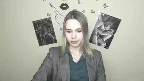 Snapshot of stacy_gr chatting on 12.23.24 Stacy online show from 12.23.24