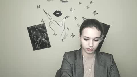 Snapshot of stacy_gr chatting on 01.12.25 Stacy online show from 01.12.25