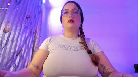 Snapshot of stacy_millerr chatting on 04.28.26 Stacy Boobs online show from 04.28.26