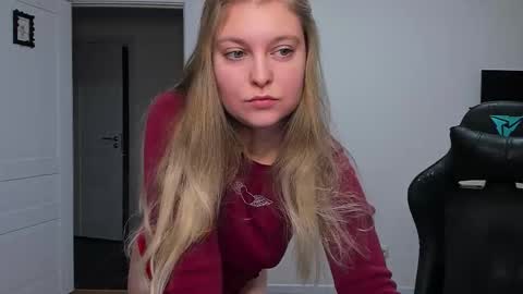 Snapshot of stacy_miraclee chatting on 12.18.25 Stacy online show from 12.18.25