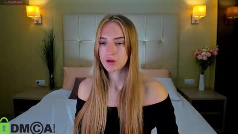 Stacy Mon Tue Wed Thu Fri Sun GMT GMT 3 1000am - 0400pm  online show from 09.17.25