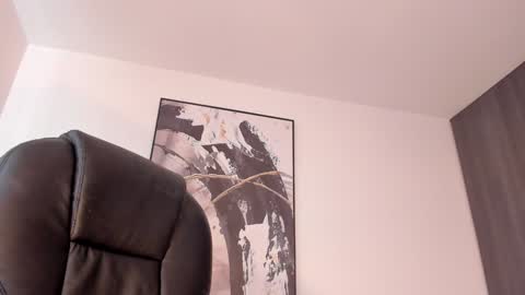 Snapshot of stacyconner chatting on 12.20.24 Stacy Conner online show from 12.20.24