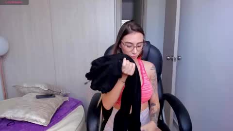 Snapshot of stacyconner chatting on 09.23.25 Stacy Conner online show from 09.23.25