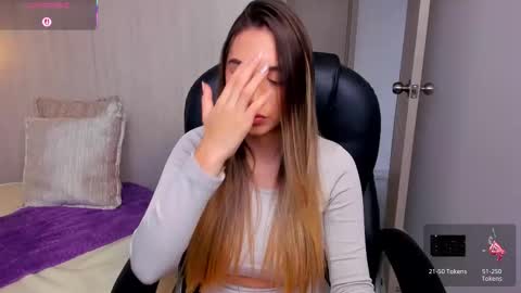 Snapshot of stacyconner chatting on 11.13.25 Stacy Conner online show from 11.13.25