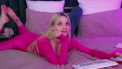 StacyEvances online show from 11.11.25