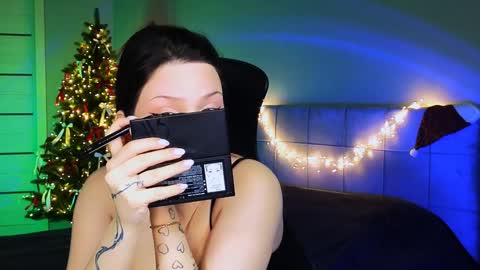 Snapshot of stacygonzales_ chatting on 01.19.25 Bye bye dear See you on December 3st  online show from 01.19.25