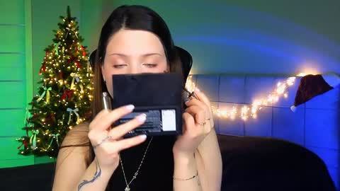 Snapshot of stacygonzales_ chatting on 01.22.25 Bye bye dear See you on December 3st  online show from 01.22.25