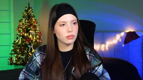 Snapshot of stacygonzales_ chatting on 01.22.25 Bye bye dear See you on December 3st  online show from 01.22.25