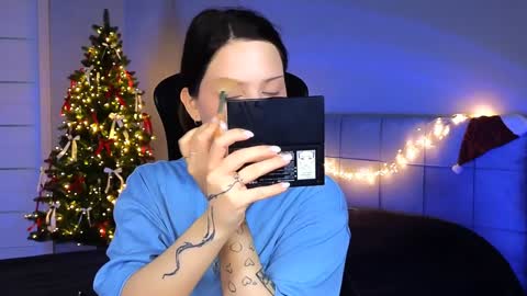 Snapshot of stacygonzales_ chatting on 01.24.25 Bye bye dear See you on December 3st  online show from 01.24.25