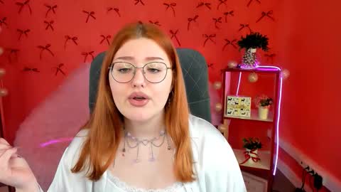 Snapshot of stacyjensen chatting on 12.18.25 Stasey online show from 12.18.25