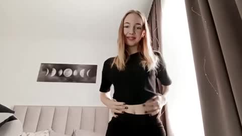 Snapshot of stacyscholle chatting on 02.25.26 Mila online show from 02.25.26