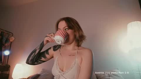 Snapshot of stanovaya300kg chatting on 11.25.25 Kristina online show from 11.25.25