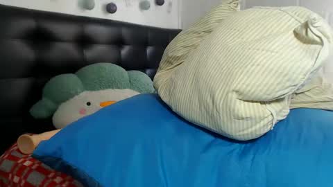 Snapshot of star710307 chatting on 10.30.25 Star online show from 10.30.25