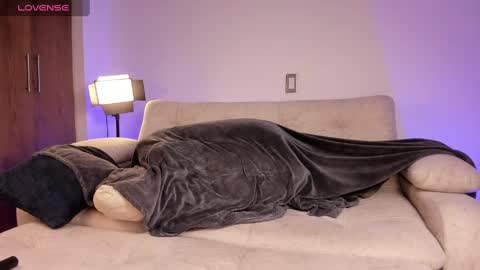 Snapshot of starcollens chatting on 12.21.24 EVA COLLENS online show from 12.21.24