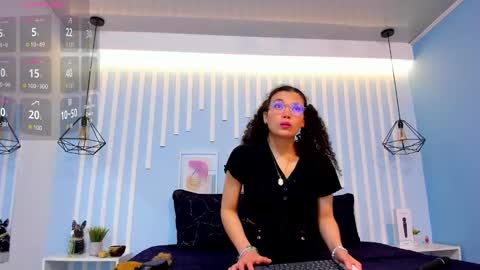 Snapshot of starkjoness chatting on 10.30.25 Stark Jones online show from 10.30.25