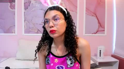 Snapshot of starkjoness chatting on 12.03.25 Stark Jones online show from 12.03.25