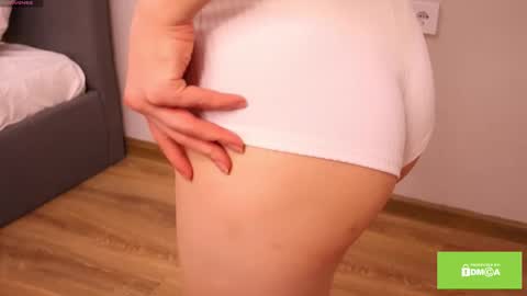 Nina online show from 10.26.25