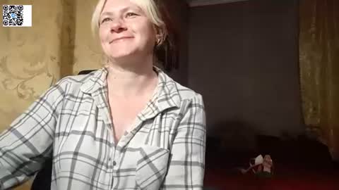 Snapshot of starvibe1010 chatting on 06.15.26 Helen online show from 06.15.26