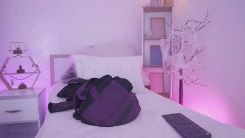 Snapshot of starwitch_ chatting on 11.06.25 Yoko online show from 11.06.25